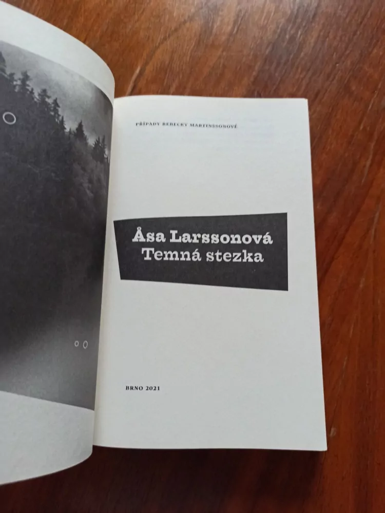 ÅSA LARSSON - Temná stezka
