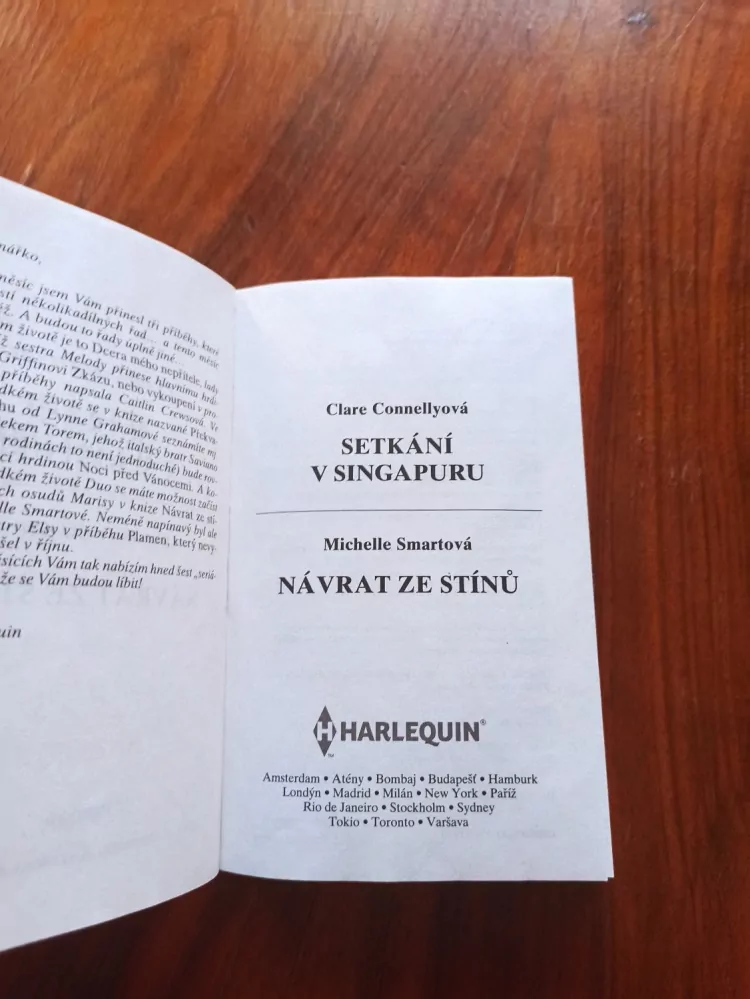 CLARE CONNELLY, MICHELLE SMART - Setkání v Singapuru, Návrat ze stínů