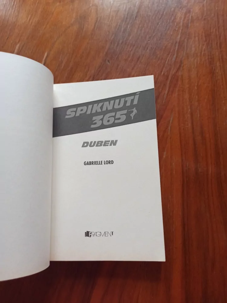 GABRIELLE LORD - Spiknutí 365. – Duben