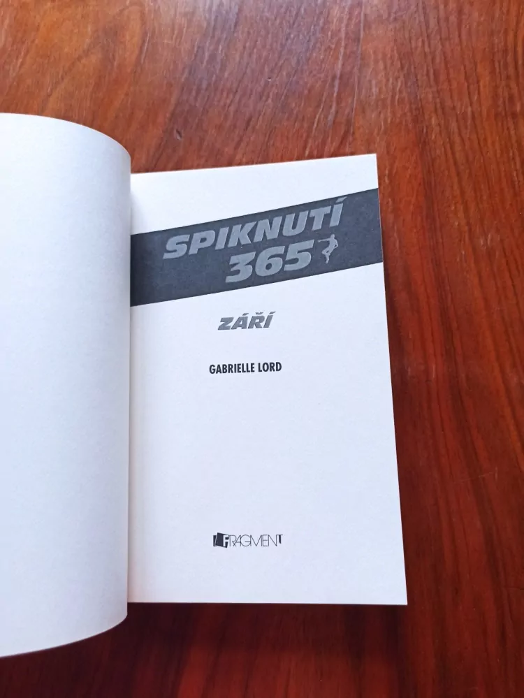 GABRIELLE LORD - Spiknutí 365. - Září