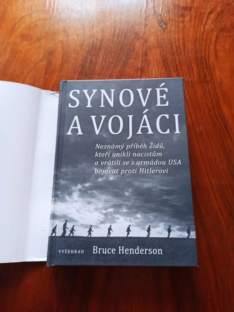 BRUCE HENDERSON - Synové a vojáci
