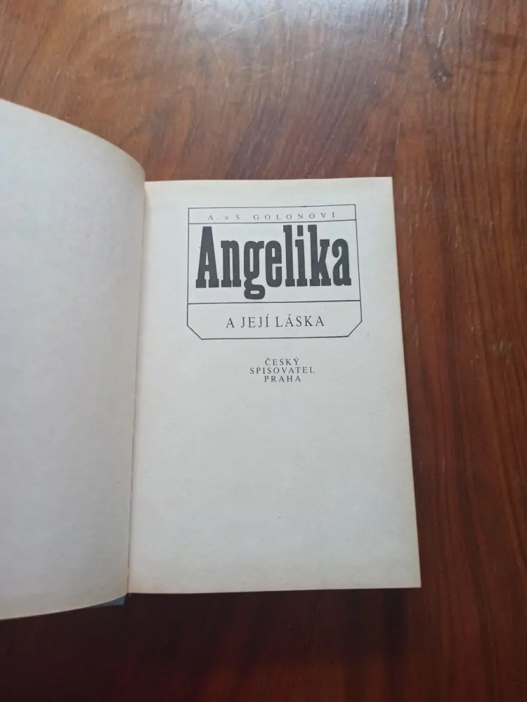 ANNE GOLON, SERGE GOLON - Angelika a její láska
