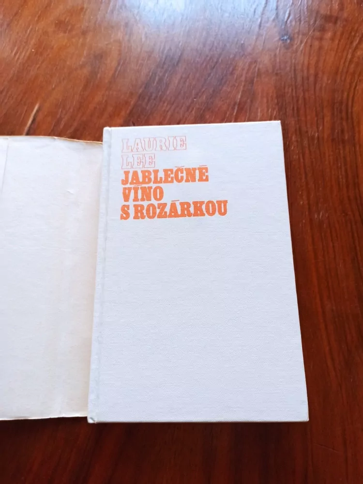 LAURIE LEE - Jablečné víno s Rozárkou
