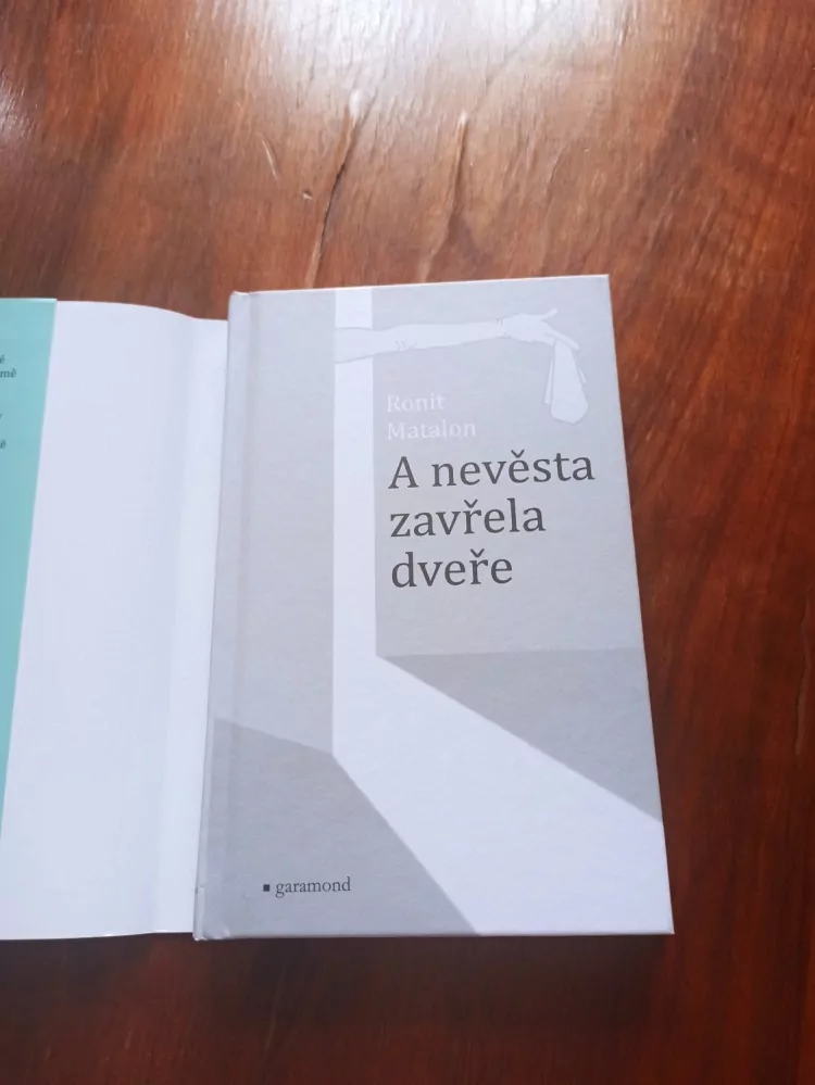 RONIT MATALON - A nevěsta zavřela dveře