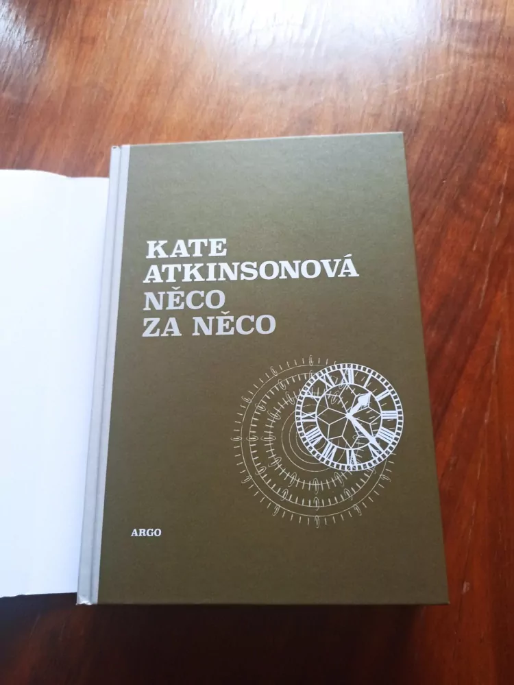 KATE ATKINSON - Něco za něco