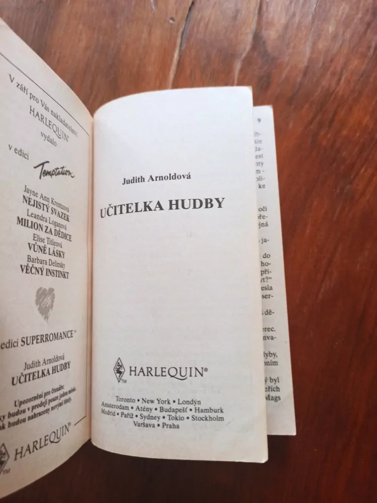 JUDITH ARNOLD - Učitelka hudby