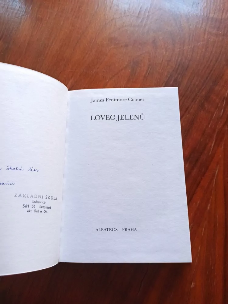 JAMES FENIMORE COOPER - Lovec jelenů