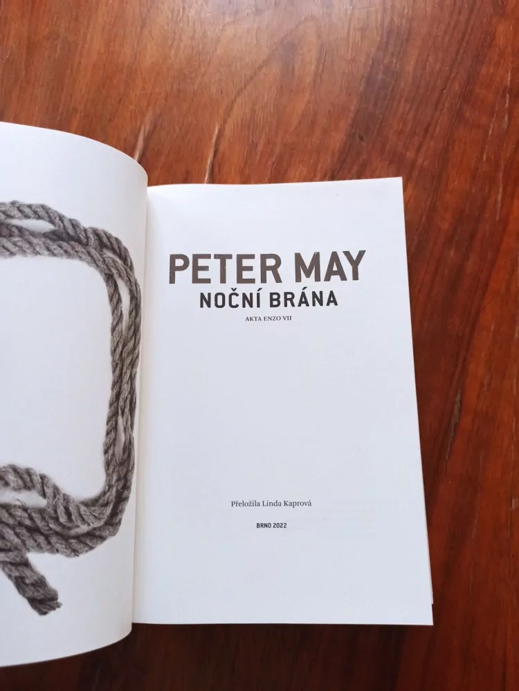PETER MAY - Akta Enzo VII. - Noční brána
