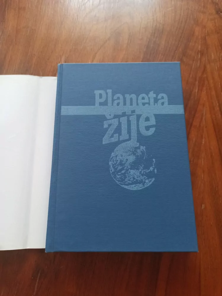 DAVID ATTENBOROUGH - Planeta žije