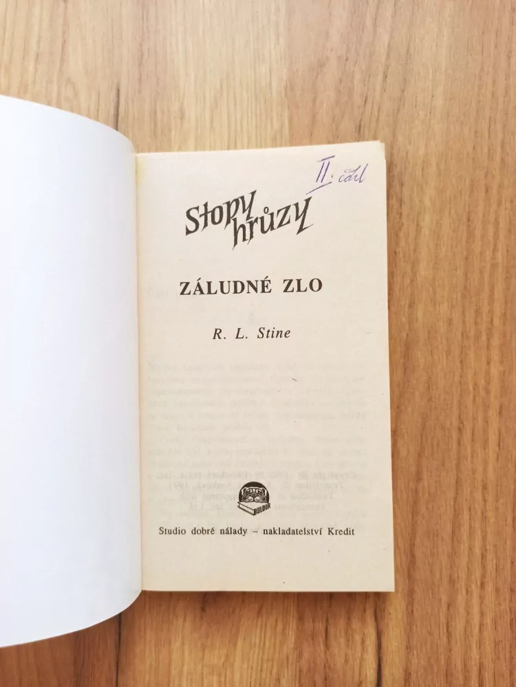 ROBERT LAWRENCE STINE - Záludné zlo - Stopy hrůzy (36.)