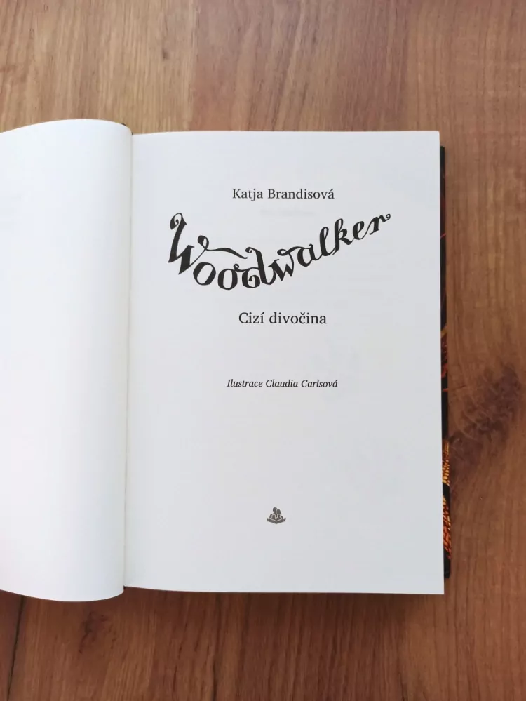 KATJA BRANDIS - Cizí divočina – Woodwalker 4.díl