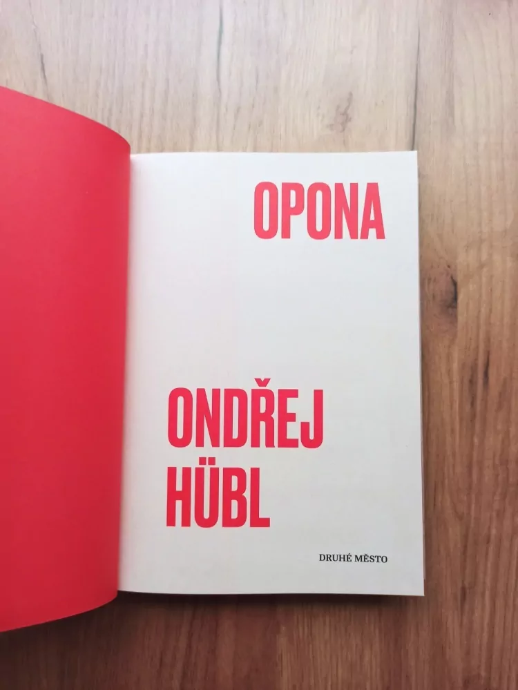 ONDŘEJ HÜBL - Opona