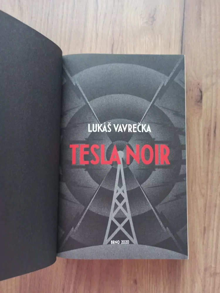LUKÁŠ VAVREČKA - Tesla noir