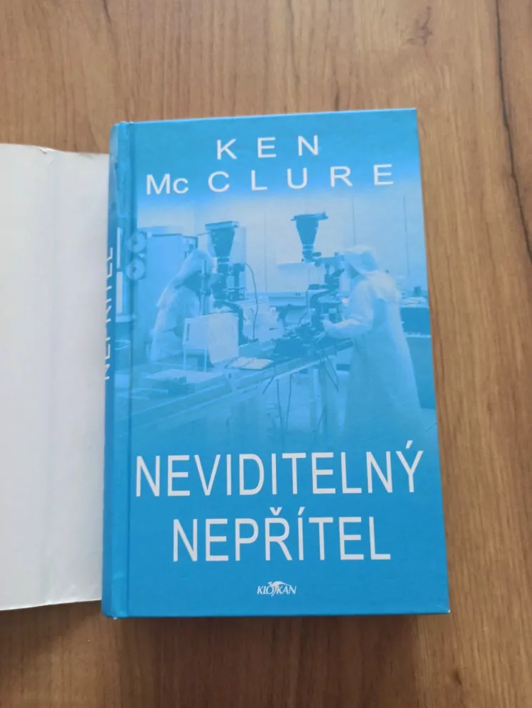 KEN McCLURE - Neviditelný nepřítel