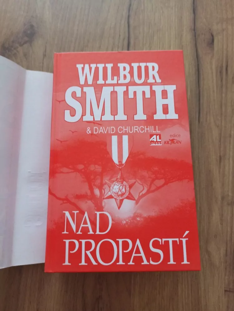 WILBUR SMITH, DAVID CHURCHILL - Nad propastí