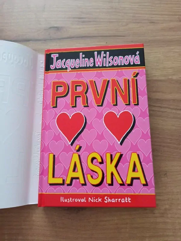JACQUELINE WILSON - První láska