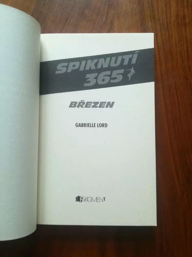 GABRIELLE LORD - Spiknutí 365. – Březen