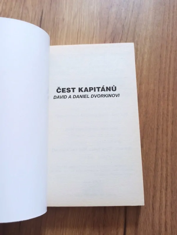 DAVID DVORKIN, DANIEL DVORKIN - Star Trek: Nová generace 8 díl - Čest kapitánů