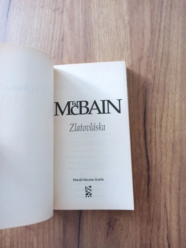 ED McBAIN - Zlatovláska