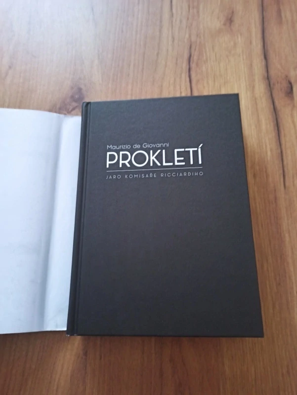 MAURIZIO DE GIOVANNI - Prokletí: Jaro komisaře Ricciardiho
