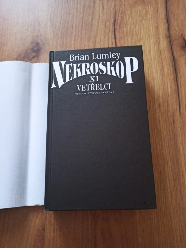 BRIAN LUMLEY - Nekroskop XI. – Vetřelci