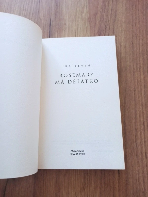 IRA LEVIN - Rosemary má děťátko