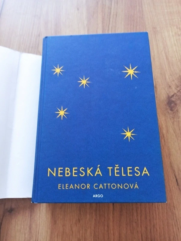 ELEANOR CATTON - Nebeská tělesa