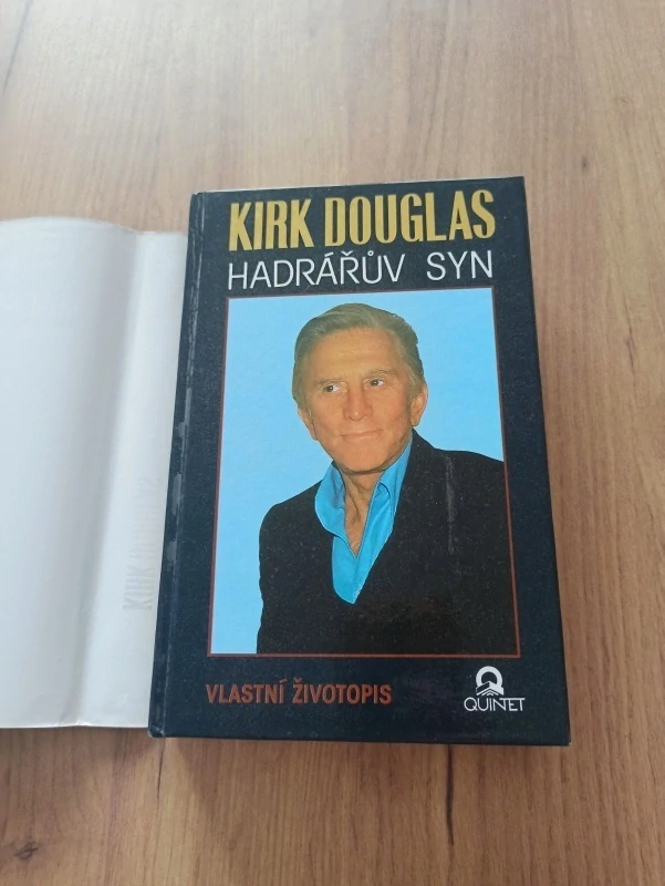 KIRK DOUGLAS - Hadrářův syn