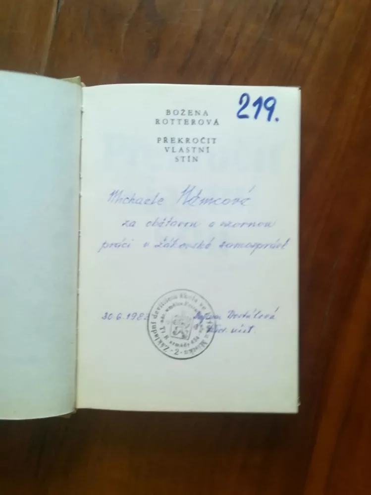 BOŽENA ROTTEROVÁ - Překročit vlastní stín