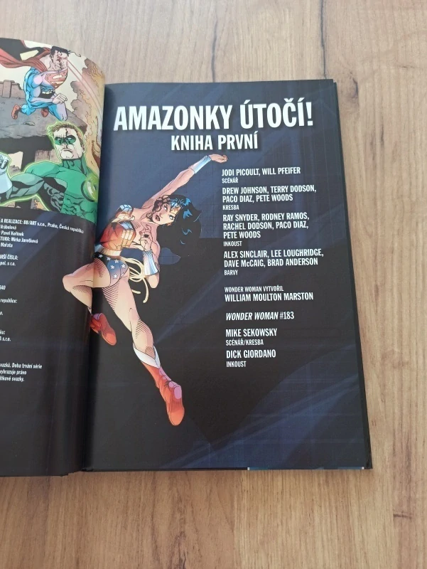 WILLIAM PFEIFER, JODI PICOULT, MIKE SEKOWSKY - Wonder Woman: Amazonky útočí!: Kniha první