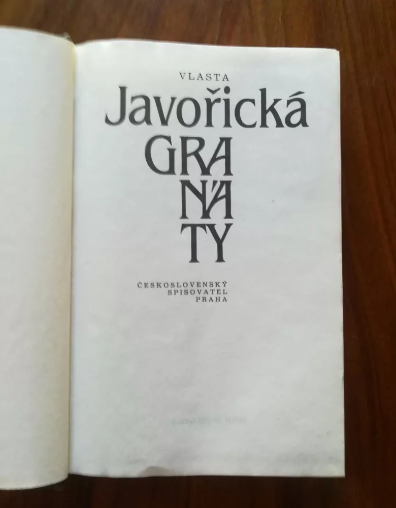 VLASTA JAVOŘICKÁ - Granáty