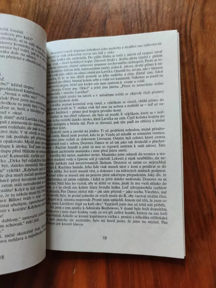 R. L. STEVENSON -  OSTROV POKLADŮ