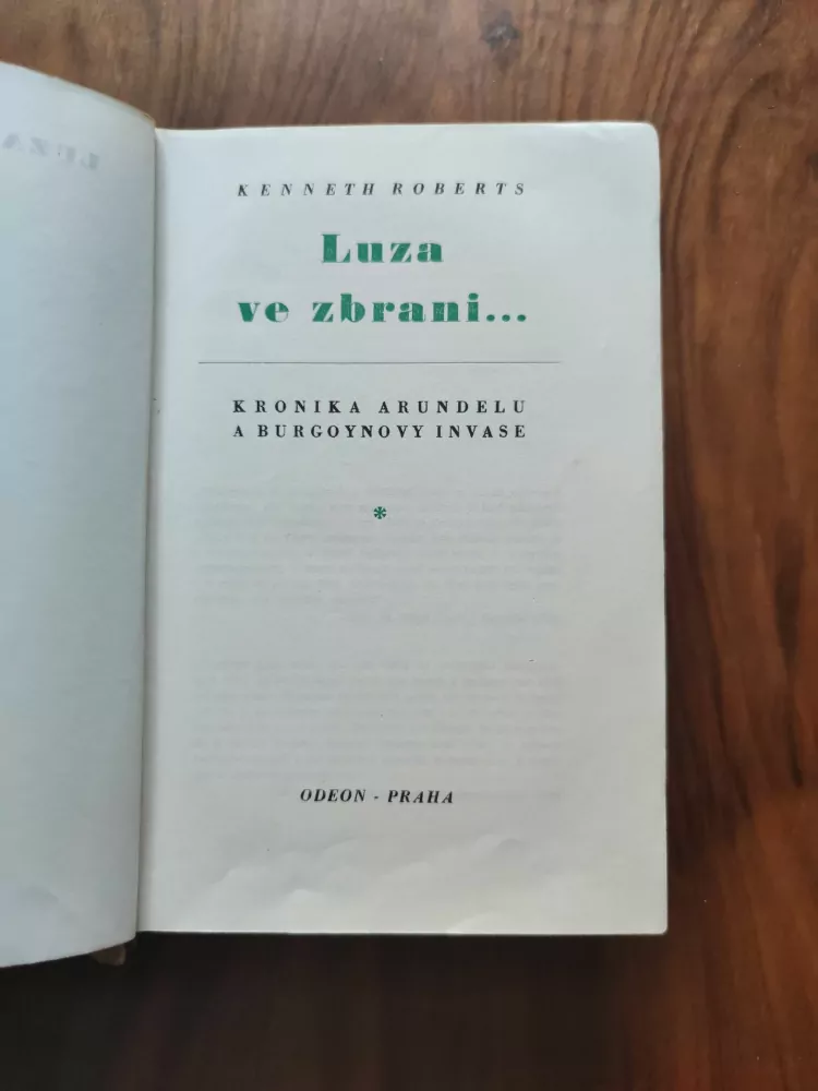 KENNETH ROBERTS - Luza ve zbrani