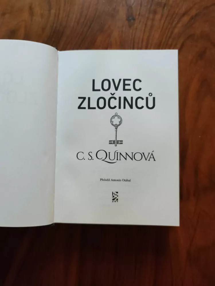 C. S. QUINN - Lovec zločinců