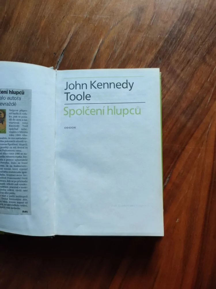 JOHN KENNEDY TOOLE - Spolčení hlupců