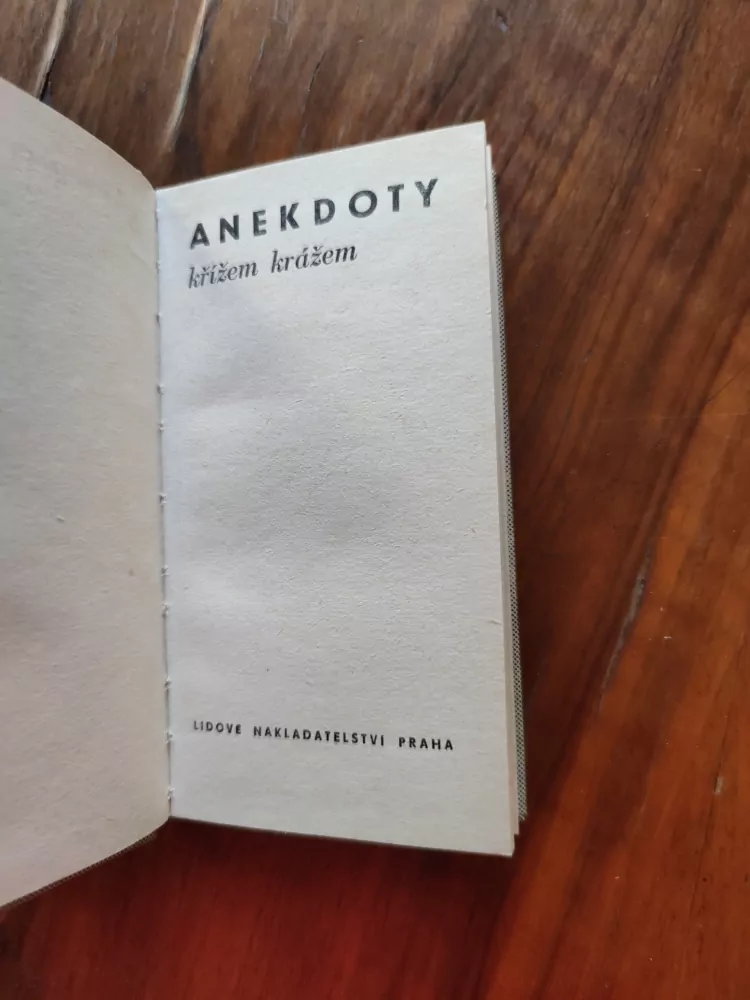 OLGA NOVOTNÁ - Anekdoty křížem krážem