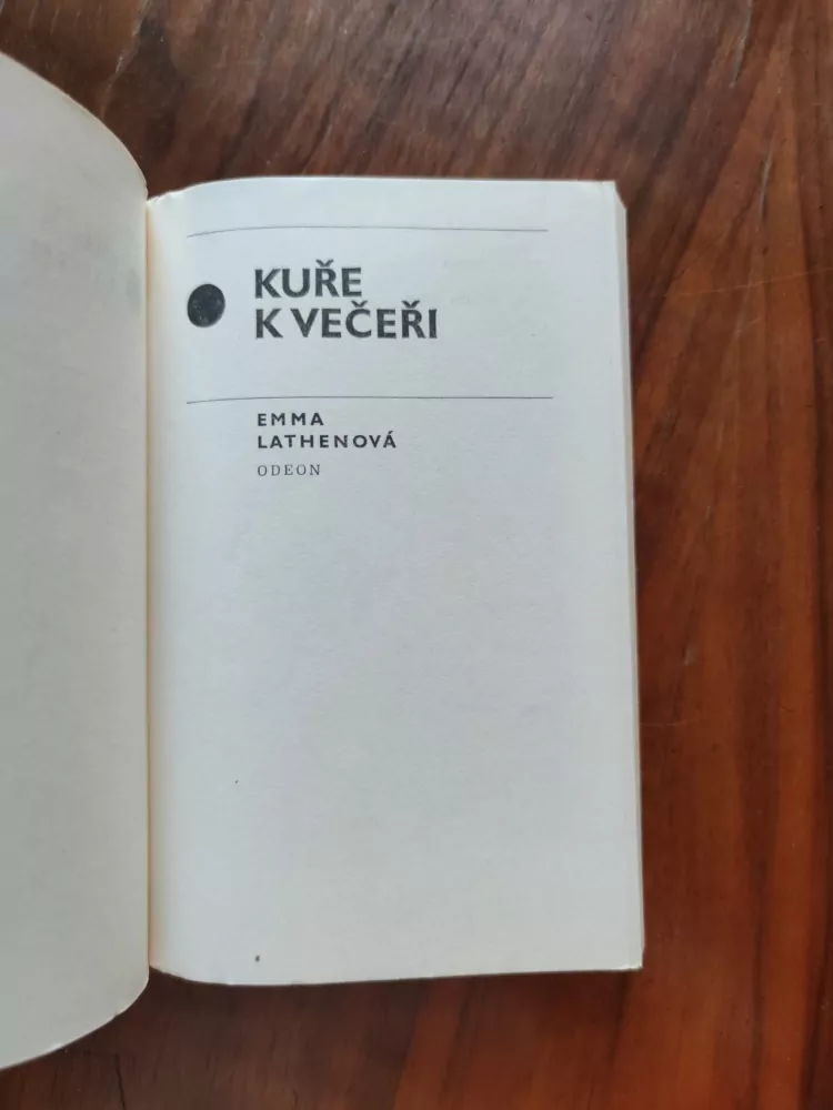 EMMA LATHEN - Kuře k večeři
