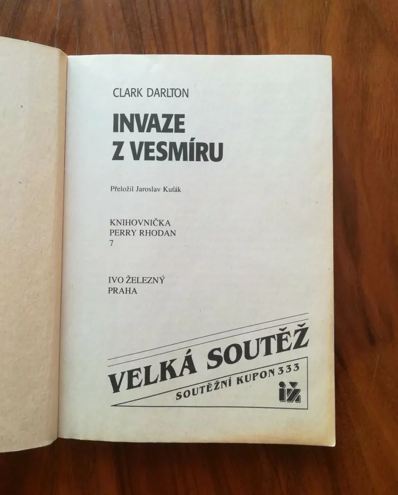 CLARK DARLTON - Invaze z vesmíru - Perry Rhodan - knihovnička 7.
