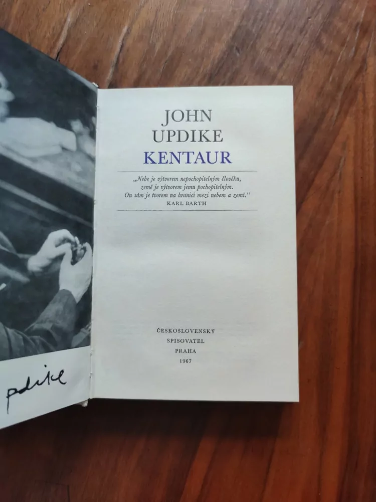 JOHN UPDIKE - Kentaur