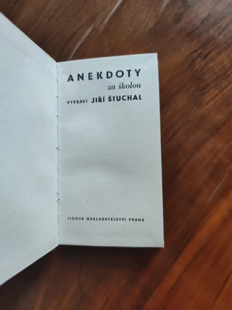 JIŘÍ ŠTUCHAL - Anekdoty za školou