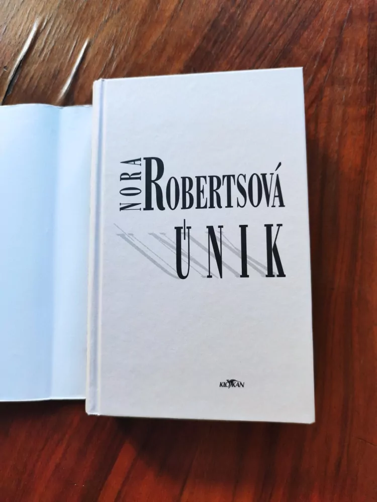 NORA ROBERTS - Únik