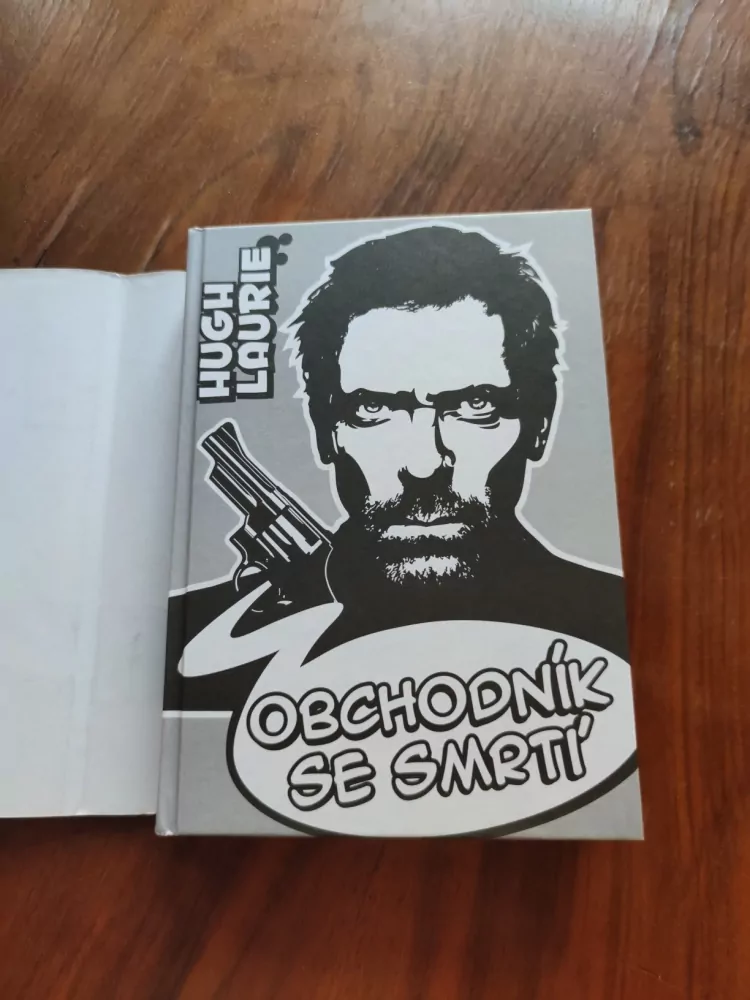 HUGH LAURIE - Obchodník se smrtí