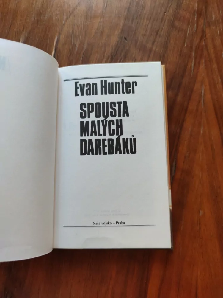 EVAN HUNTER - Spousta malých darebáků
