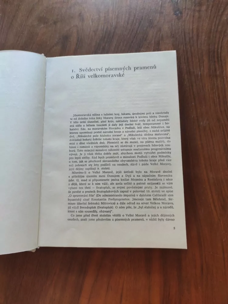 JOSEF POULÍK - Mikulčice: sídlo a pevnost knížat velkomoravských