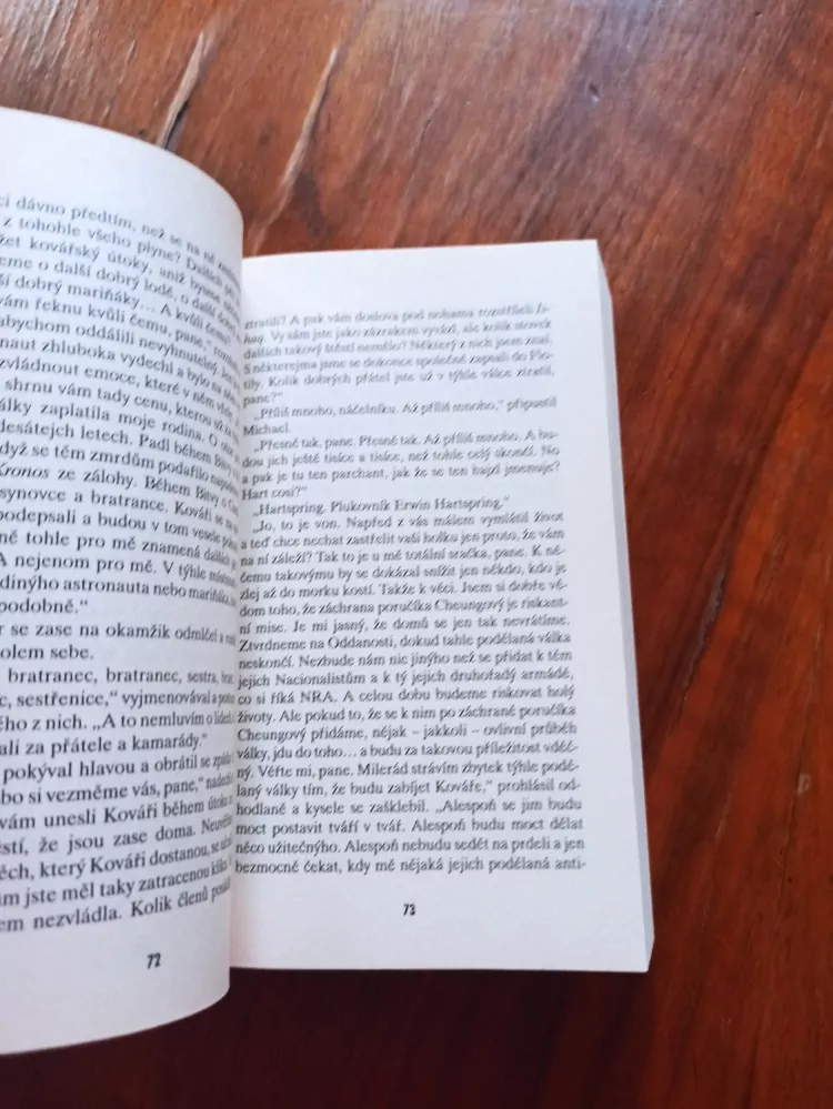 GRAHAM SHARP PAUL - Helfortova válka 4. - Bitva na planetě Oddanost