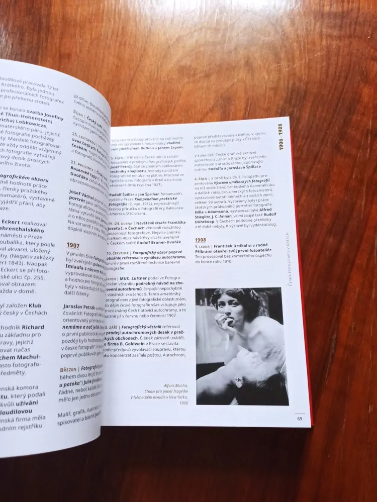 VLADIMÍR BIRGUS, PAVEL SCHEUFLER - Česká fotografie v datech 1839-2019