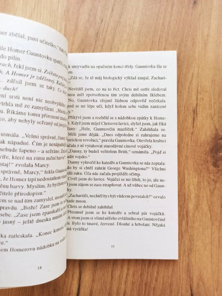 ROBERT LAWRENCE STINE - Kdo spí v mém hrobě? - Stopy hrůzy (91.)