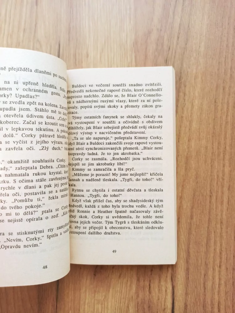 ROBERT LAWRENCE STINE - Záludné zlo - Stopy hrůzy (36.)