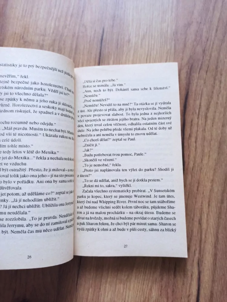 CHRISTOPHER PIKE - Pád do temnot - Stopy hrůzy (49.)