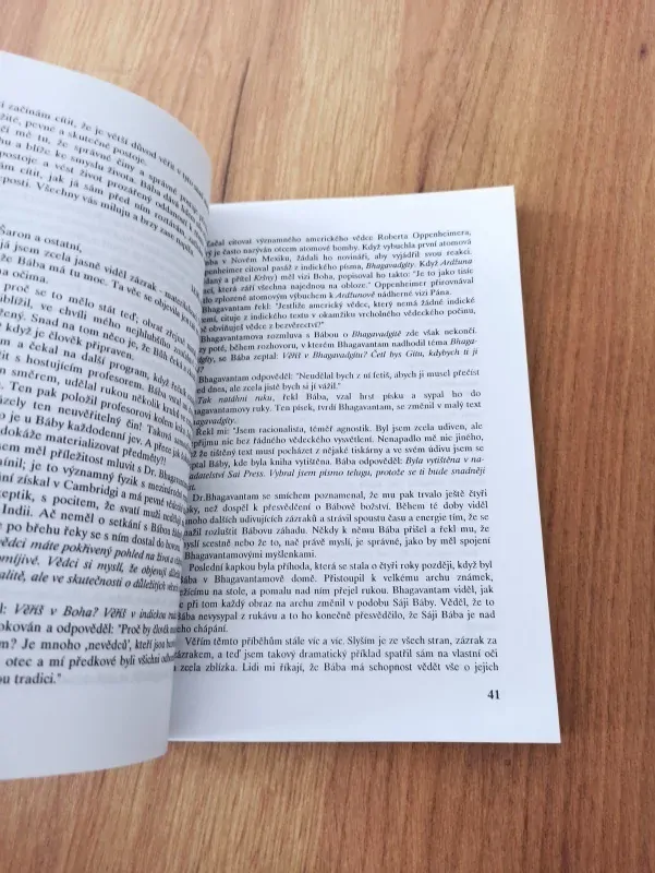 SAMUEL H. SANDWEISS - Sáji Bába, svatý muž - a psychiatr